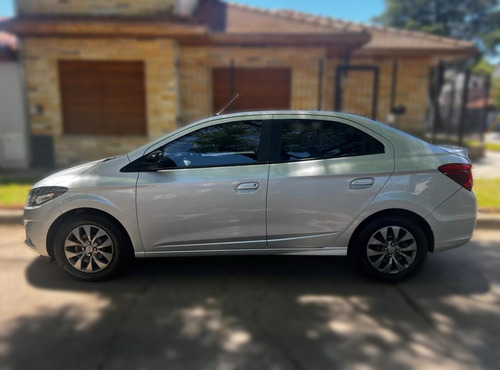 Chevrolet Onix Plus 1.4 Black Edition