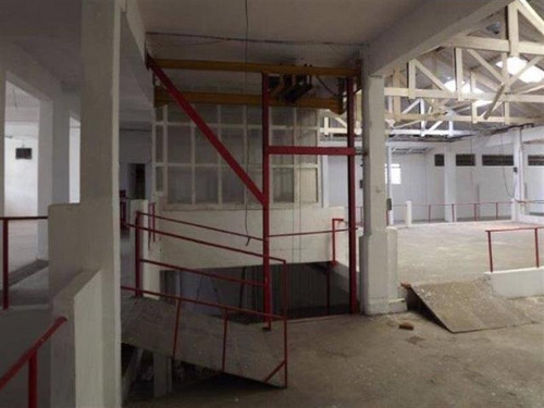 Imagem 19 de 26 de Galpão Com 1.750 M² De Área Construída. - 14303