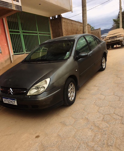 Imagem 1 de 3 de Citroën C5 2002 2.0 Exclusive Aut. 4p