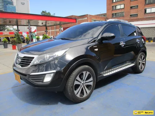 Kia Sportage LX REVOLUTION 4X2 2000CC MT AA