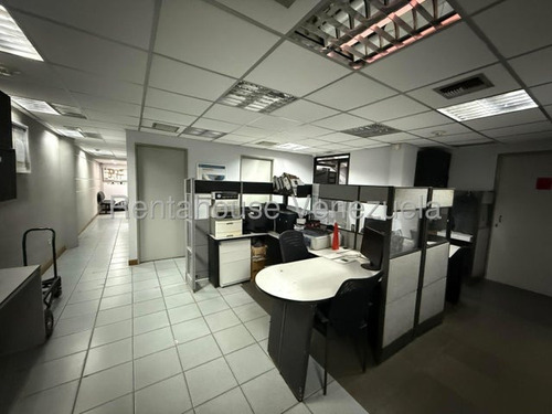 Agp Local Comercial En Alquiler En Los Dos Caminos, Ubicado Edificio Centro Parque Boyacá 25-23018 Ys