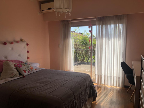 Imagen 27 de 30 de Casa En Venta - 5 Ambientes Con Piscina - Zona Residencial En Castelar Centro