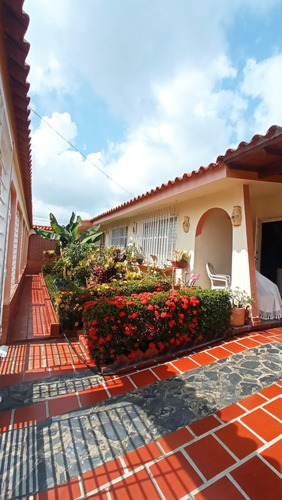 Imagen 2 de 14 de Casa En Tinaquillo, Urbanización Tamanaco. C110