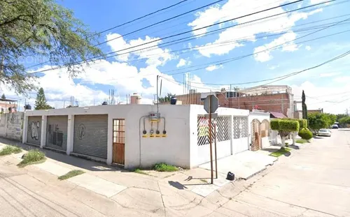 Casa Con Locales Comerciales Los Murales Leon Gto