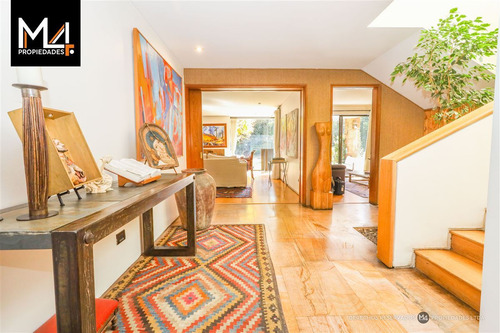 Casa En Venta De 5 Dorm. En Las Condes
