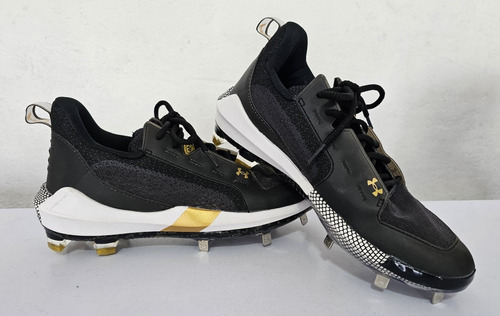 Spikes Under Armour Harper 6 (color Negro)