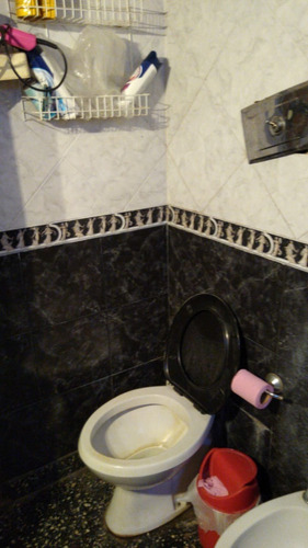 Imagen 18 de 30 de Casa En Venta En Merlo 6 Ambientes 2 Pisos