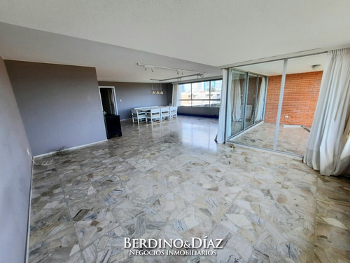 Imagen 7 de 20 de Apartamento Frente Al Mar En Playa Mansa De Punta Del Este- Ref: 1007