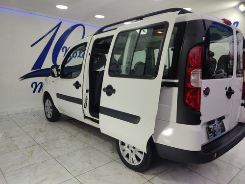 Imagem 12 de 13 de Fiat Doblo Essence