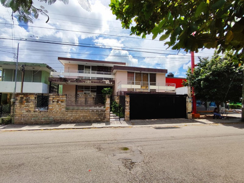 Casa En Amplia En Venta Merida, Sobre Avenida Miguel Aleman (fvc-2223)