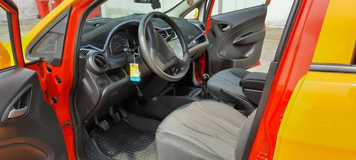 Imagen 9 de 15 de Chevrolet Sail Sedan Taxi Amarillo