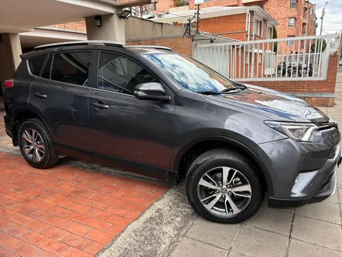 Toyota RAV4 2.0 Street At