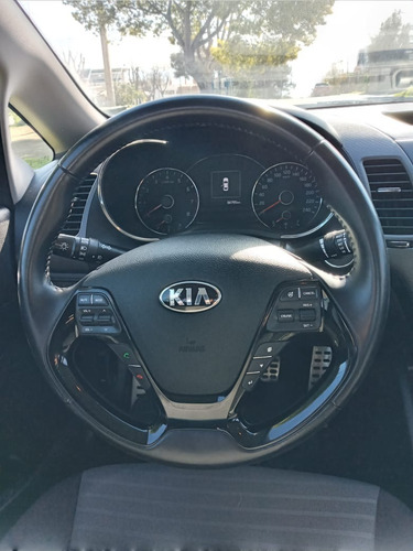 Imagen 11 de 13 de Kia Cerato Ex 1.6 2019