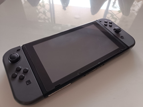 Nintendo Switch - 32gb - Joycons, Vidrio Y Case Extras