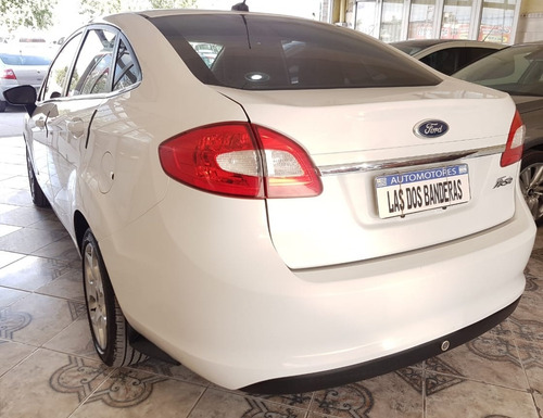 Ford Fiesta Kinetic Design 1.6 Design Sedan 120cv Trend Plus