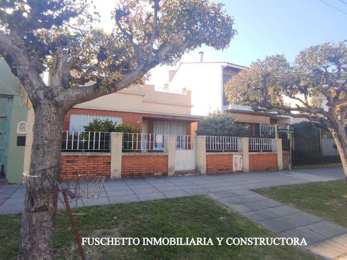 Venta De Casa Con Parque Y Terraza Libre En Ciudad Madero