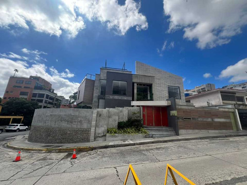 Se Vende Casa 1100 M2 En La Urbanización Santa Eduvigis