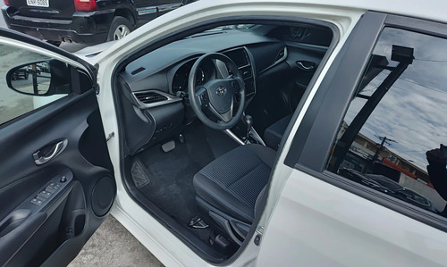 Toyota Yaris 1.3 16V FLEX XL PLUS TECH MULTIDRIVE