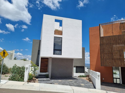 Hermosa Casa En Venta Zibata Golf Qro. A Estrenar