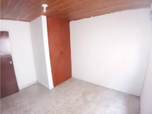 Vendo Casa De Dos Niveles En Los Nogales.
