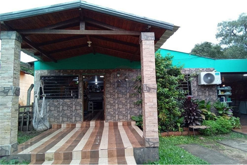 Imagen 2 de 8 de Vendo Casa En San Juan Del Paraná, A Media Cuadra De La Municipalidad: 2 Habitaciones Y 1 Baño