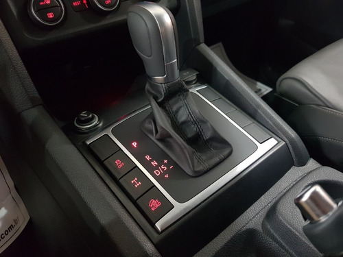 Imagem 6 de 15 de Volkswagen Amarok Highline 3.0 V6 18/2019 Pneus Novos