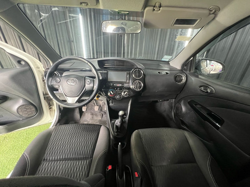 Toyota Etios 1.5 Cross