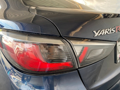 Imagen 14 de 15 de Toyota Yaris 2017 1.5 R Xle At