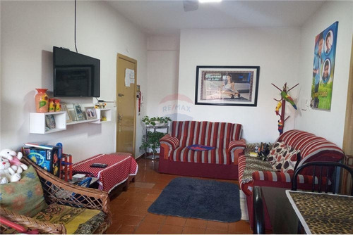 Imagen 1 de 13 de Vendo Departamento En Pleno Centro De Encarnación, Edificio América Ii: 3 Habitaciones Y 1 Baño.