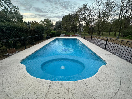 Importante Casa En Venta En Saint Thomas Sur 4 Dormitorios Escritorio Y Dependencias