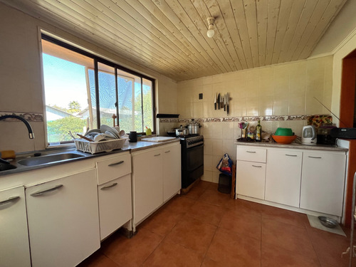 Dos Casas En Parcela De 5.000 Mts. En Linderos