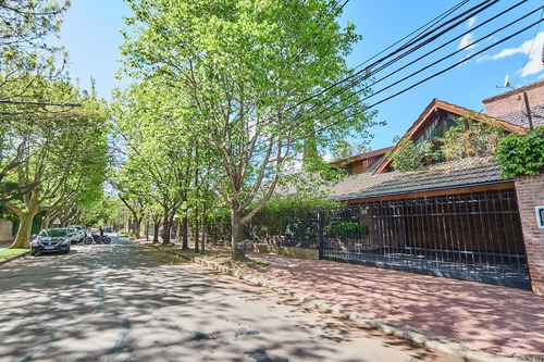 Imagen 3 de 28 de Casa A La Venta En Martínez Con Imponente Parque