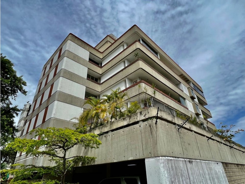 Se Vende Pb 400m2 + 400m2 Terraza 4h+s+e/5b/2p Lomas De Las Mercedes