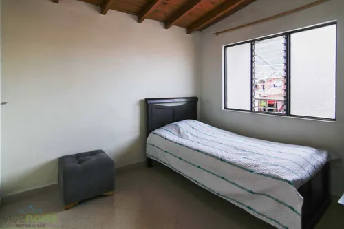 Casa En Venta En Barrio Mesa. Cod V12744