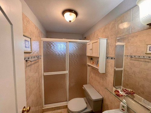Imagen 19 de 22 de Casa En Venta Guataparo Country Club