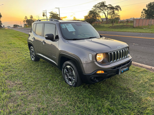 Jeep Renegade 1.8 Flex Aut. 5p