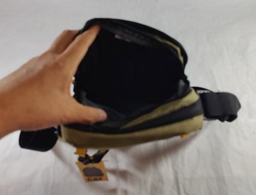 Imagen 6 de 8 de Morral Caterpillar Porta Tablet iPad Hasta 7 Placa Metal
