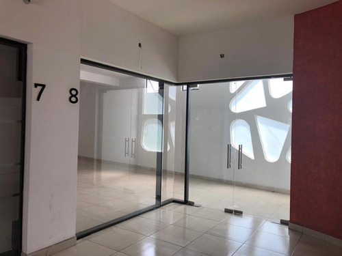 Local En Venta O Renta En La Col. Arbide, Leon, Gto. En Plaza Nicaragua Con Elevador,estacionamiento