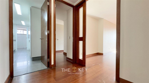 Departamento En Venta De 4 Dorm. En Vitacura