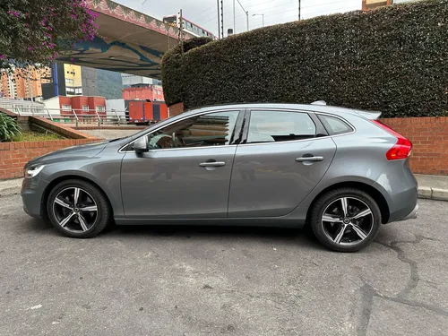 Volvo V40 2.0 T4 Drive-e R-design
