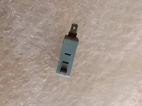 Microinterruttore Galanz W-15-102C SPDT &ndash; Ricambio Originale Per Forni E Elettrodomestici
