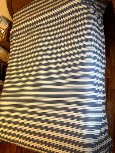 Acolchado Reversible 2 Plazas Queen Azul Rayado (Usado)