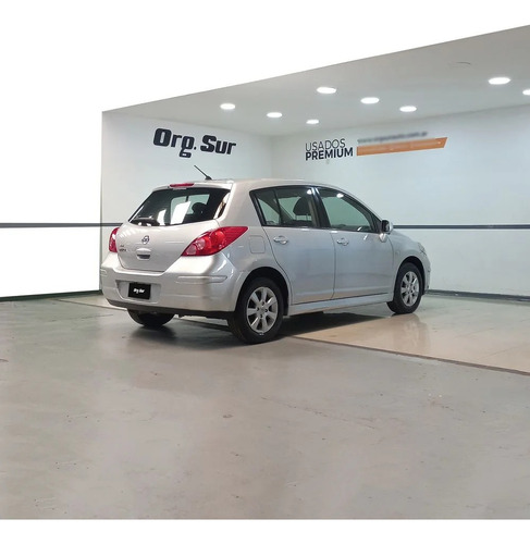 Nissan Tiida 1.8 Visia