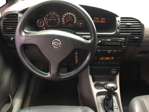 Imagem 5 de 10 de Chevrolet Zafira 2.0 Mpfi Elegance 8v Flex 4p Automático