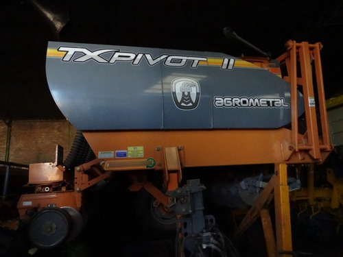 Imagen 3 de 10 de Sembradora Agrometal Pivot Ii - Autotrailer - Impecable