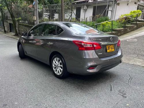 Nissan Sentra 1.8 B17 Fl Sense