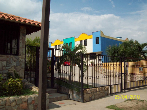Imagen 6 de 12 de Vende. Th. 74m2. Pque Valencia. Agosto22. Sandra Niño