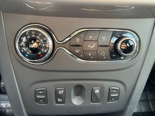 Imagem 14 de 15 de Renault Sandero Dynamique Hi-power 1.6 8v 5p 2015/2015