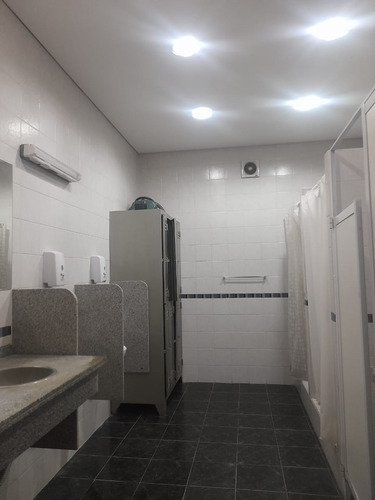 Importante Galpón/depósito Con Oficinas En Castelar Norte
