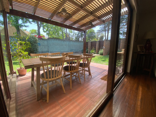 Gran Casa Nororiente Luminosa En Condominio, Carlos Ossandon